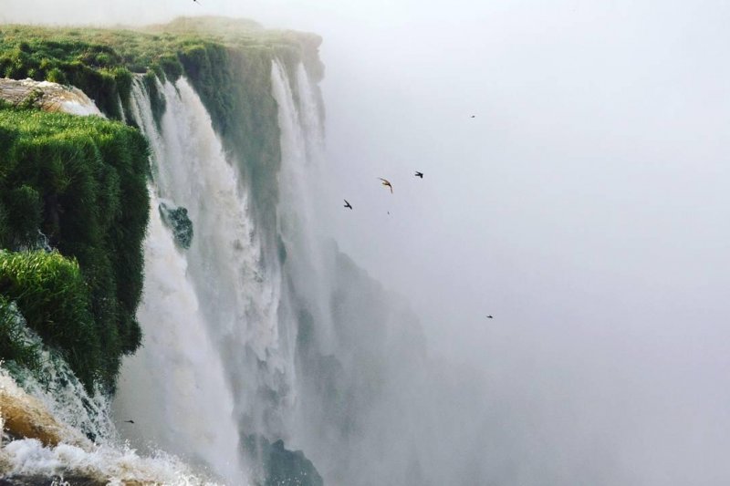 Flying around the throat of the 😈. 2009, Iguazu Falls, a marvel of nature